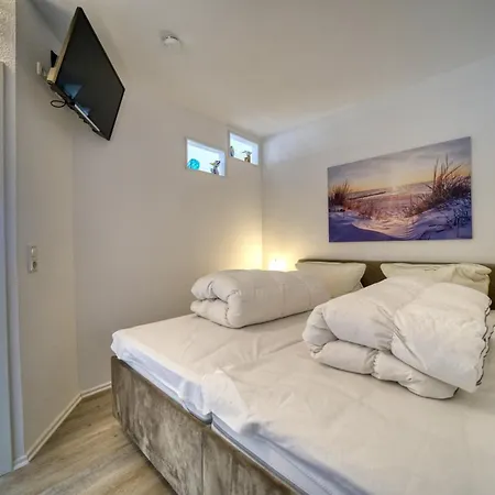 - Haus F, App 0f0606 Appartement *